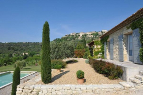 In Gordes, facing the entire Luberon Park a beautiful 5 bedrooms house